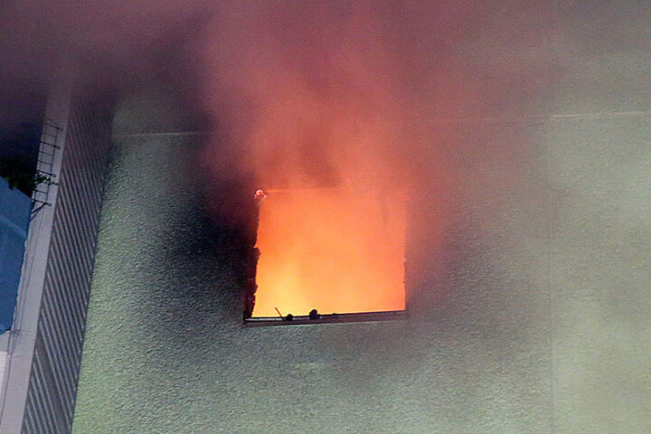 Durch das Feuer wurde nicht nur die Brandwohnung stark beschädigt, sondern auch die Nachbarwohnungen.