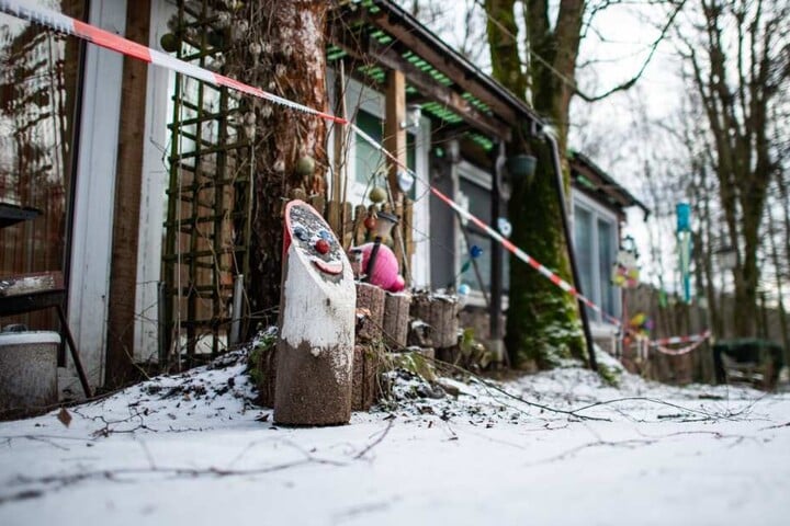 Die Polizei sperrte Teile des Campingplatzes ab.