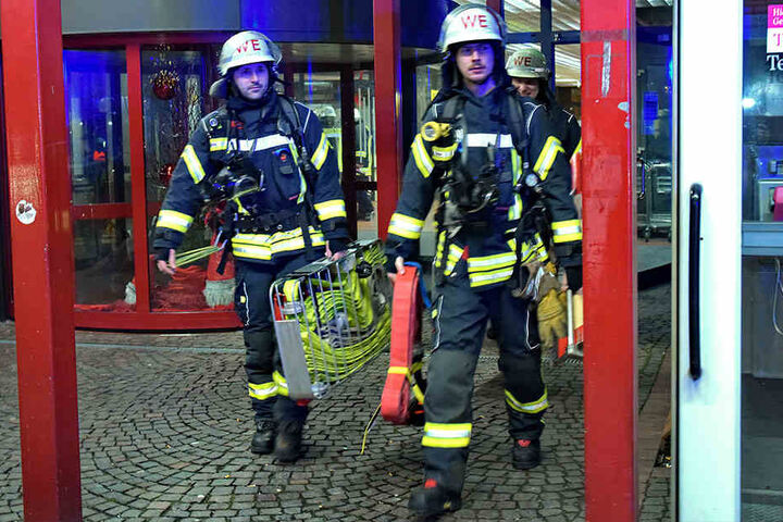 Mit 50 bis 60 Einsatzkräften war die Feuerwehr vor Ort.