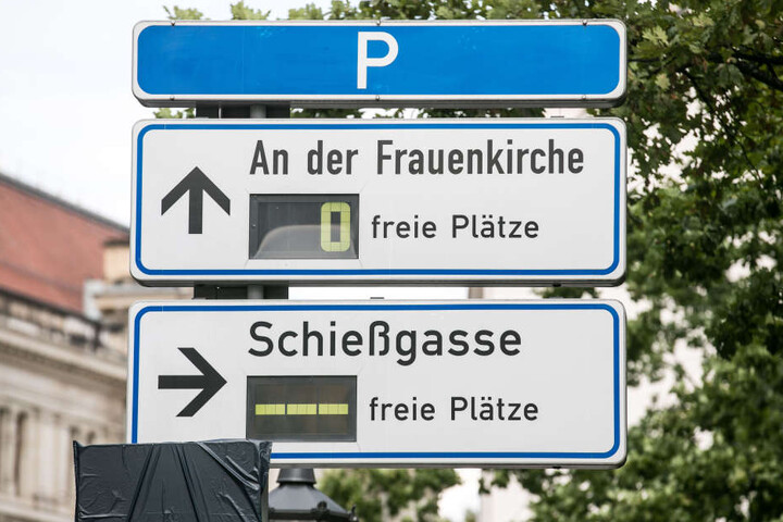 Parkplatznot herrscht auch in der Schießgasse und An der Frauenkirche.