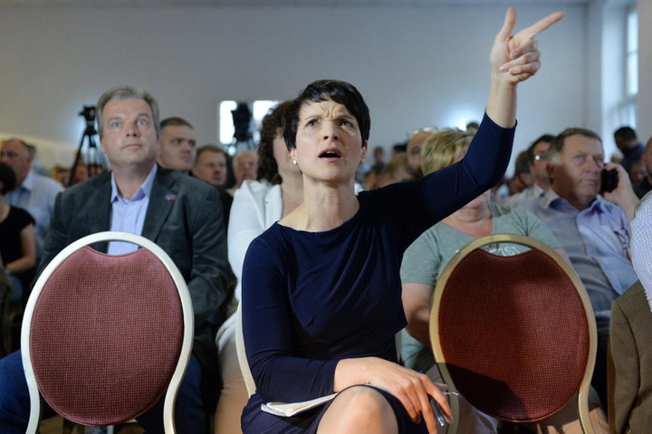 Mittlerweile ermittelt die Dresdner Staatsanwaltschaft wegen des Verdachts auf Meineid gegen AfD-Chefin Frauke Petry.