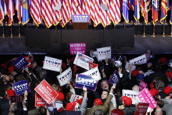 Die Trump-Anhänger feiern.