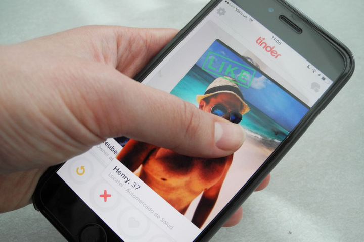 Wisch und Match! So einfach ist das Tinder-Prinzip.