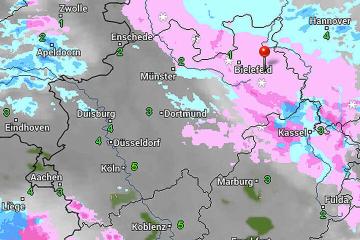 Neben Sturm droht auch wieder Glätte.