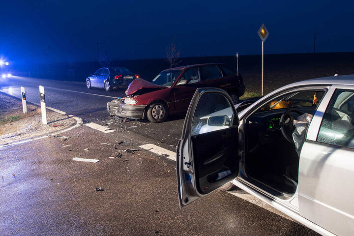 Drei Autos waren in den Unfall an einer Kreuzung bei Zetteritz beteiligt.