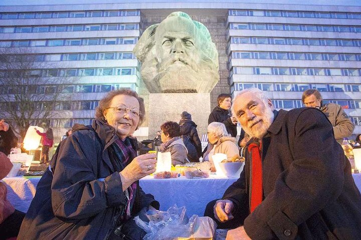 Katharina Hessel und Wulf Lackemeier waren zwei von 200 Gästen beim Picknick im Winter am Nischel.