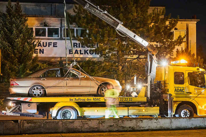 Am Schluss wurde der Mercedes abgeschleppt.