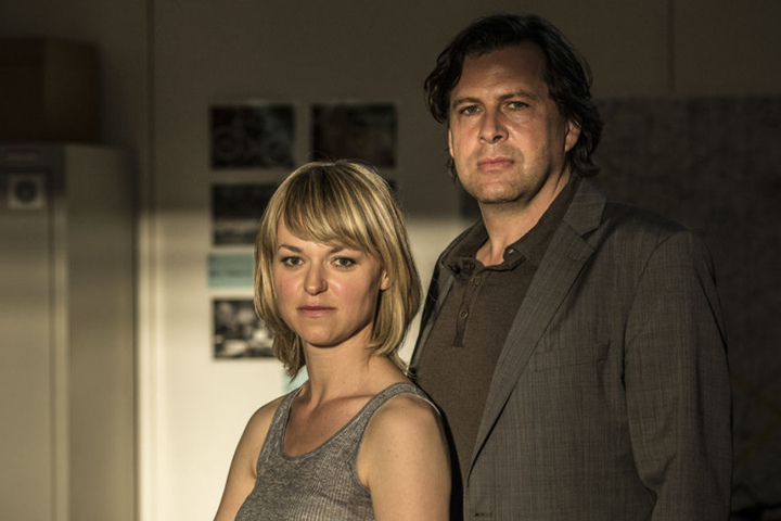 Kommissarin Heller (Lisa Wagner) und ihr Kollege Verhoeven (Hans-Jochen Wagner) ermitteln in Wiesbaden in einer Serie von Vergewaltigungen und einem Mord.