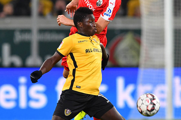 Moussa Koné (vorn) im Hinspiel gegen den SV Sandhausen.