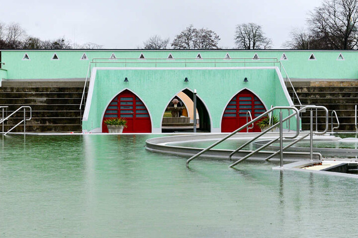 Auch das Anbaden im Freibad muss verschoben werden.