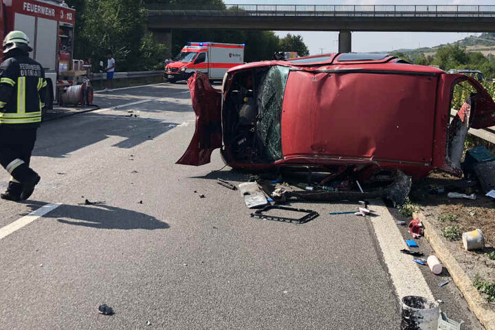 Die Autobahn 70 an der Anschlussstelle Viereth-Trunstadt glich einem Trümmerfeld.