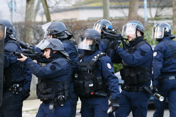 Die Polizei musste Tränengas einsetzen.