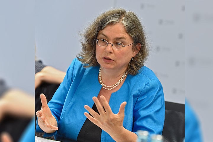 Umweltbürgermeisterin Eva Jähnigen (52, Grüne) ist für die Auswirkungen der Feuerwerke auf die Umwelt zuständig.