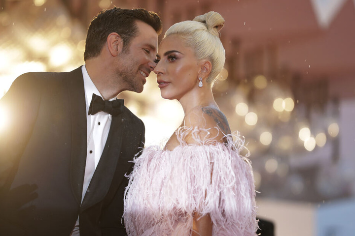 Bradley Cooper und Lady Gaga bei der Filmpremiere von "A Star is born".