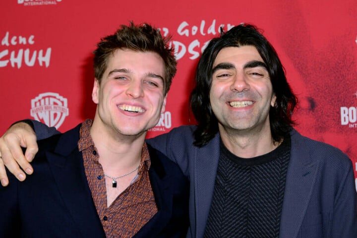 Jonas Dassler (l), Schauspieler, und Fatih Akin, Regisseur, kommen zur Premiere des Kinofilms "Der Goldene Handschuh".