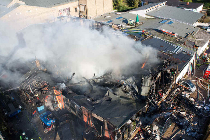 Die Halle wurde durch den Brand völlig zerstört.