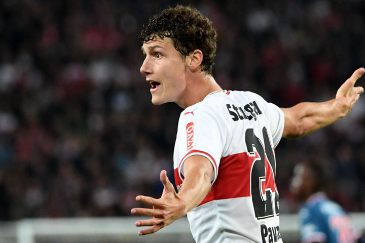 Benjamin Pavard wechselt vom VfB Stuttgart zum FC Bayern München. (Archivbild)