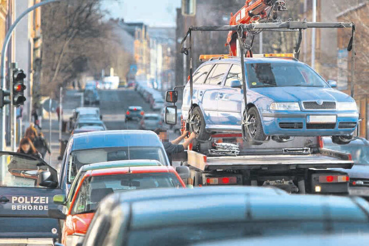 Abschleppen ist ein teures Geschäft: Oftmals kommen auf die Betroffenen Kosten von 200 Euro und mehr zu (Symbolfoto).