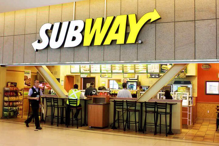 Kathy Elizabeth Jones (45) freute sich wohl sehr über ihren neuen Job bei Subway. (Symbolbild)