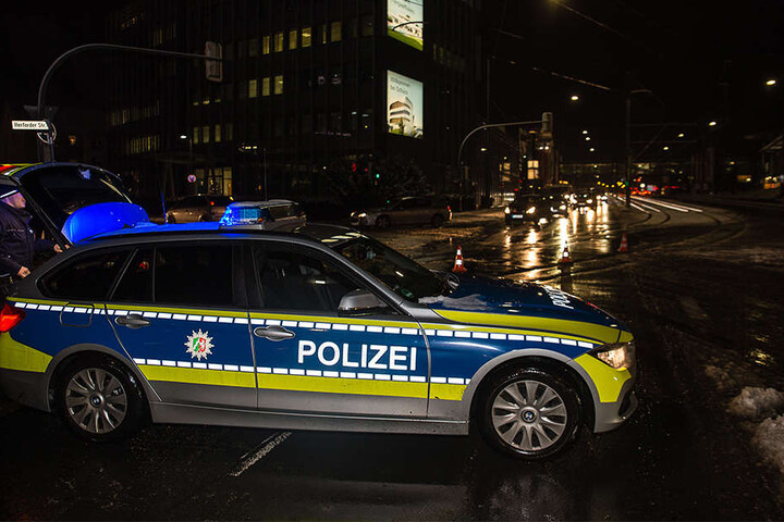 Die Polizei sperrte die Herforder Straße stadtauswärts.