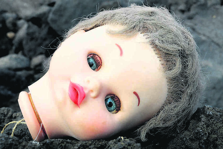 Sieben Puppen wurden in einem Kindergarten zerstückelt.
