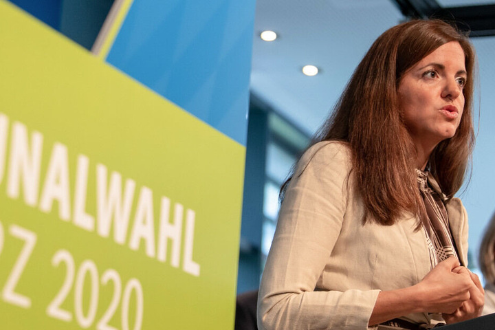 Kristina Frank, CSU-Oberbürgermeister-Kandidatin für München, spricht nach der CSU-Vorstandssitzung auf einer Pressekonferenz für die Kommunalwahl.