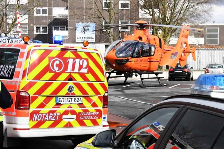 Mit einem Rettungshubschrauber wurde die 82-Jährige in eine Spezialklinik geflogen.