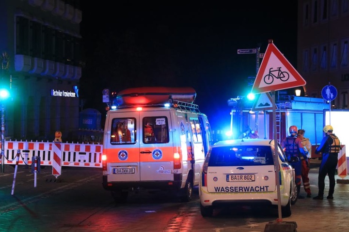 Wasserwacht, Feuerwehr und Rettungskräfte waren im Einsatz.