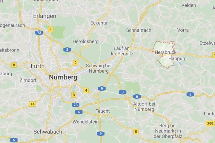 In Hersbruck steht im Zuge des Altstadtfests in Bayern ein Eselrennen auf dem Programm.