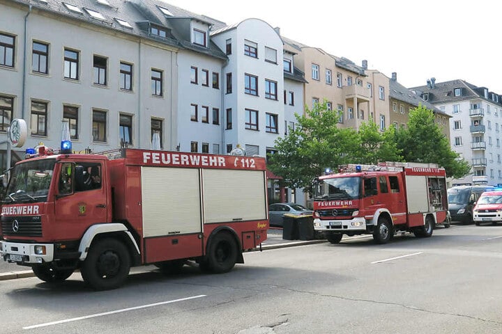 Die Feuerwehr rückte mit mehreren Einsatzfahrzeugen an, um den Brand zu löschen.