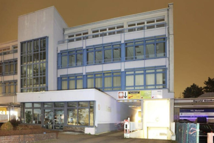 In diesem Gebäude befand sich die Arztpraxis des ermordeten Internisten Dr. Doll, im Hinterhof fand sein Leben ein erschreckendes und plötzliches Ende.