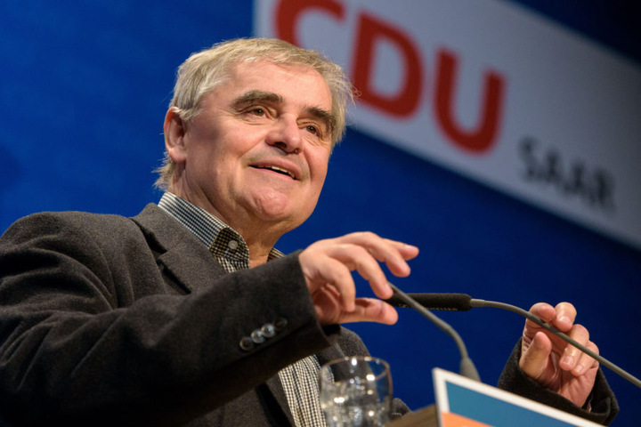 Einer der wenigen Angeklagten, die vom Narrengericht freigesprochen wurden: der Ex-Ministerpräsident des Saarlands, Peter Müller (CDU).