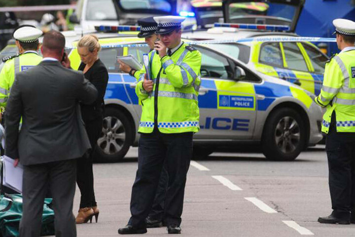 Unfassbar, welches Bild sich den Londoner Polizisten am Mittwochnachmittag bot.