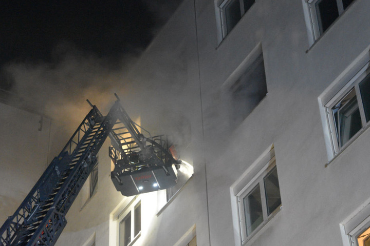 Offenbar brach das Feuer im Zimmer des Patienten im fünften Stock aus.