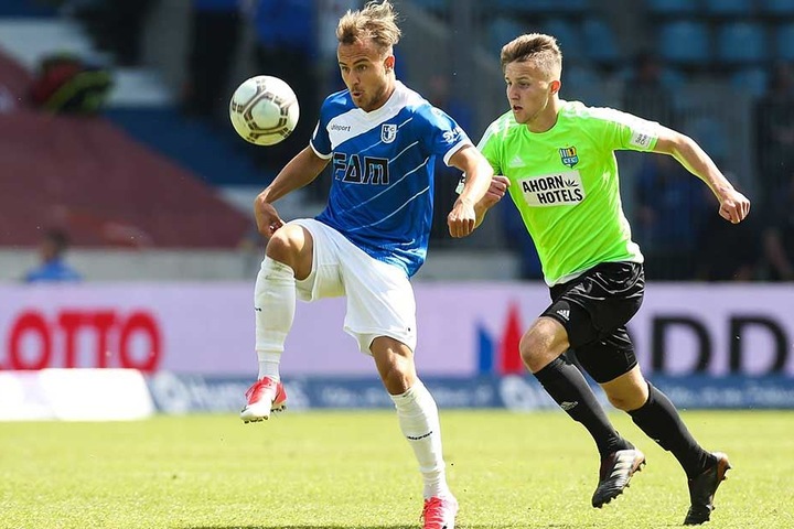 Tim Campulka (r.) im Mai 2018 im vorletzten Drittliga-Spiel gegen Magdeburgs Felix Lohkemper.