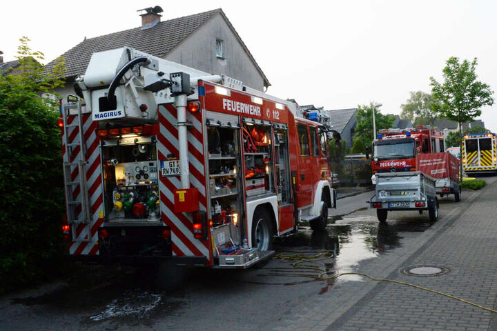 Mit einem Großaufgebot rückte die Feuerwehr an.