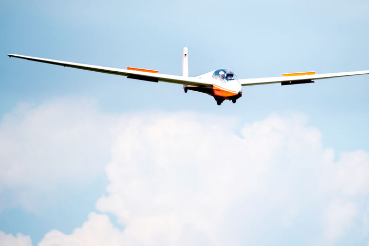 Zwei Segelflugzeuge sind über Lüneburg zusammengestoßen. (Symbolbild)