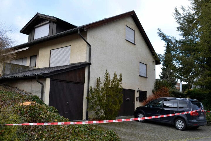 In diesem Haus in Warthausen (Kreis Biberach) geschah die Tat.
