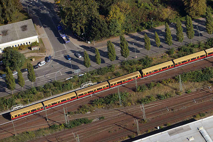 Durch den Bau der Berliner Mauer haben viele Berliner Vororte und weiter entfernte Städte ihren S-Bahn-Anschluss verloren. (Symbolbild)