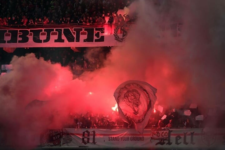 Schon zu Beginn der Partie hatten die Fans des RSC Anderlecht gezündelt.
