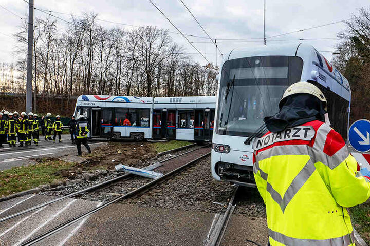Ein Leitender Norarzt koordinierte die Versorgung der verletzten Personen.