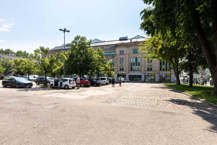 Auf dem Parkplatz am Tietz soll ein weiteres Hotel gebaut werden.