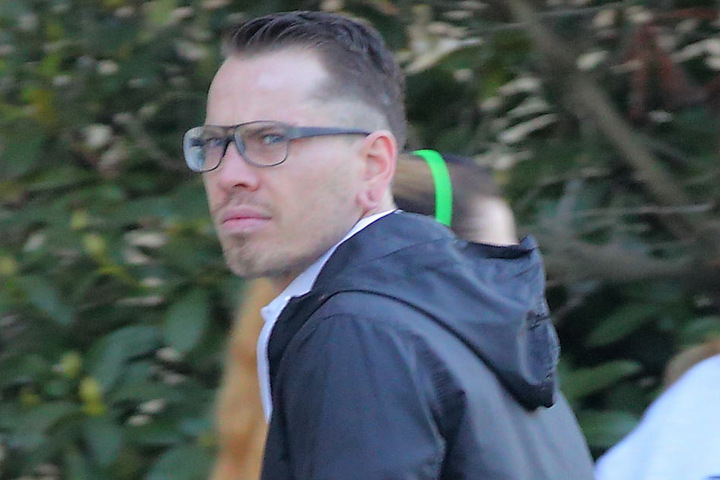 Andreas P. (34) ist im jetzigen Prozess das Opfer. Allerdings ist die Anklage
gegen ihn wegen Beleidigung des Polizisten schon fertig.