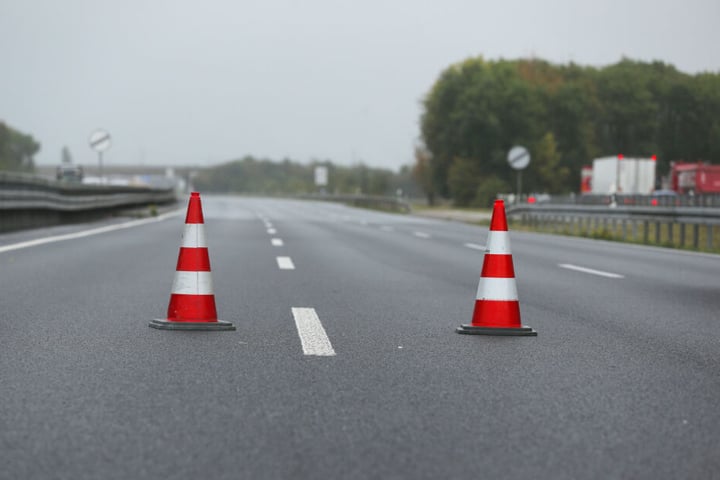 Die Autobahn wurde am Montagabend gesperrt. (Symbolbild)