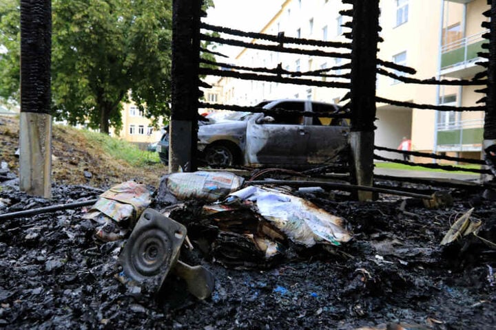 Das Feuer war auf einem Containerplatz ausgebrochen.