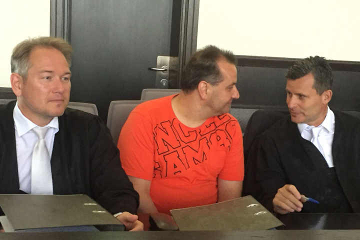 Wilfried W. kam ausnahmsweise mal mit einem T-Shirt bekleidet in den Gerichtssaal.