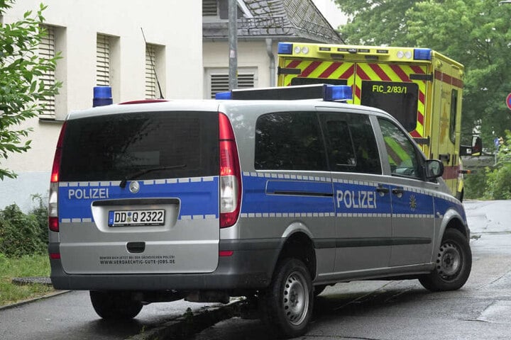 Polizei und Rettungsdienst vor Ort.