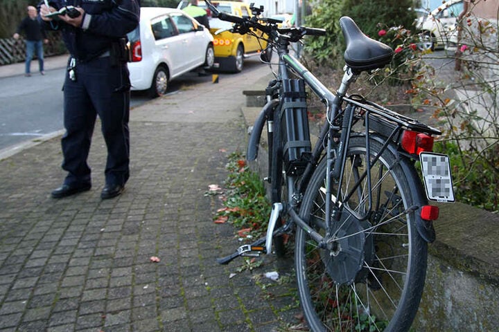 Der E-Bike-Fahrer (65) schwebt nach wie vor in Lebensgefahr.
