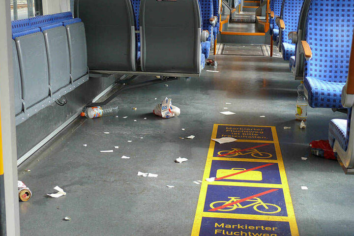 166 Einsatzkräfte fanden zum Teil Chaos vor. Die Abreise der HFC-Fans verlief vergleichsweise ohne Vorkommnisse.