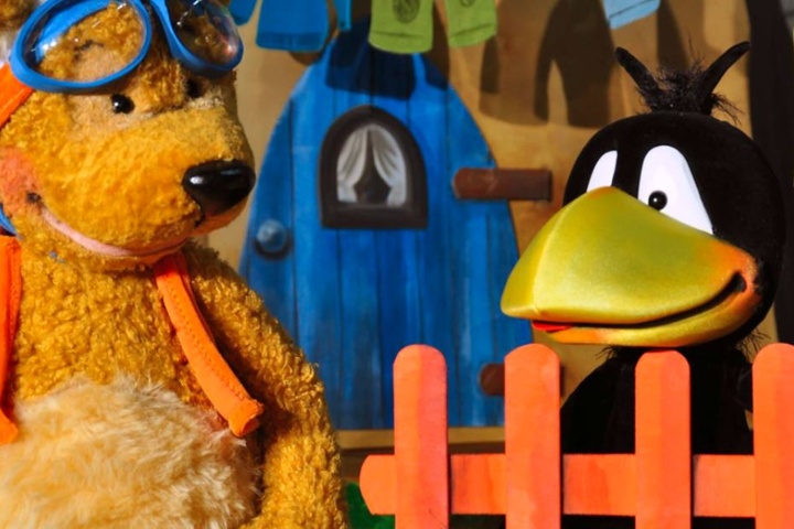 Der kleine Rabe Socke begeistert am Sonntag die Familien mit kleinen Kindern.